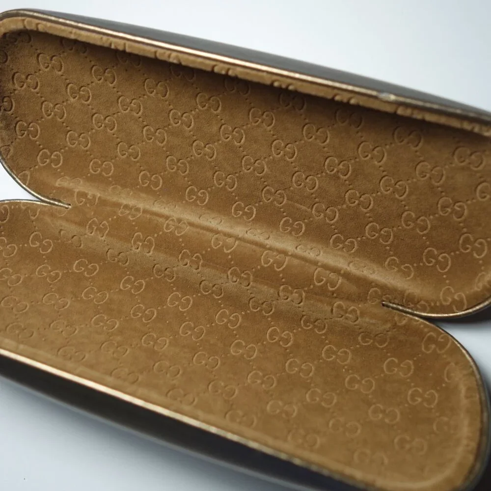 Vtg Gucci Hard Shell Sunglasses/ Glasses Case w/ Logo Cloth, Sz 2.5 in x 6.5 in